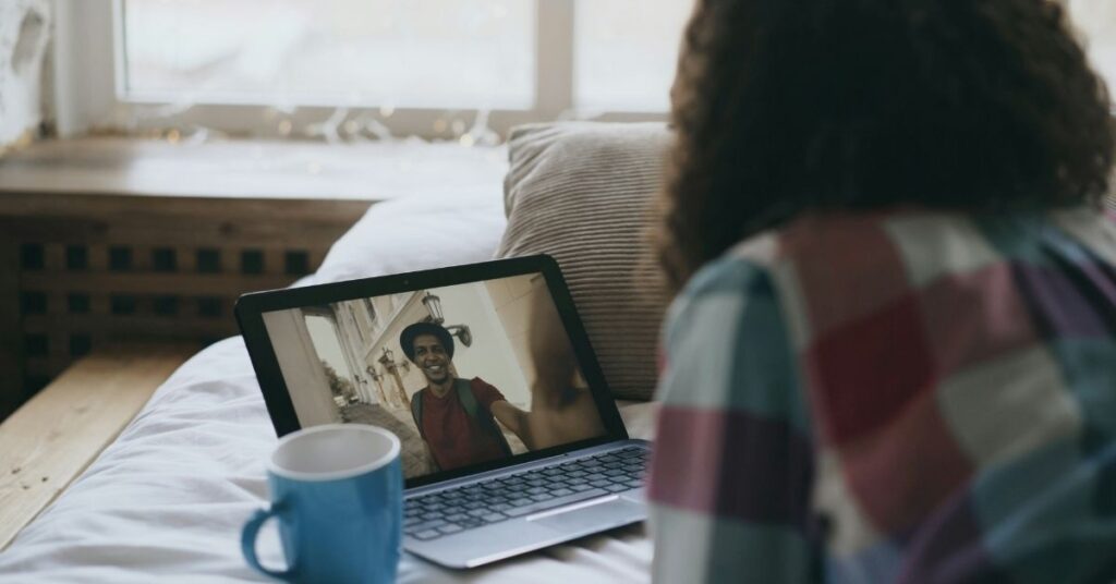 Video calls make long-distance relationships smooth. 